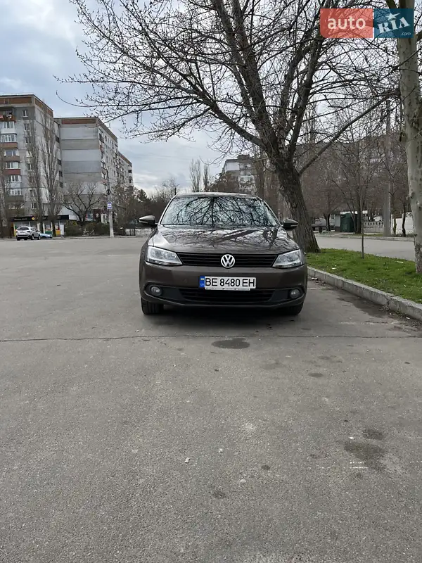 Седан Volkswagen Jetta 2013 в 
