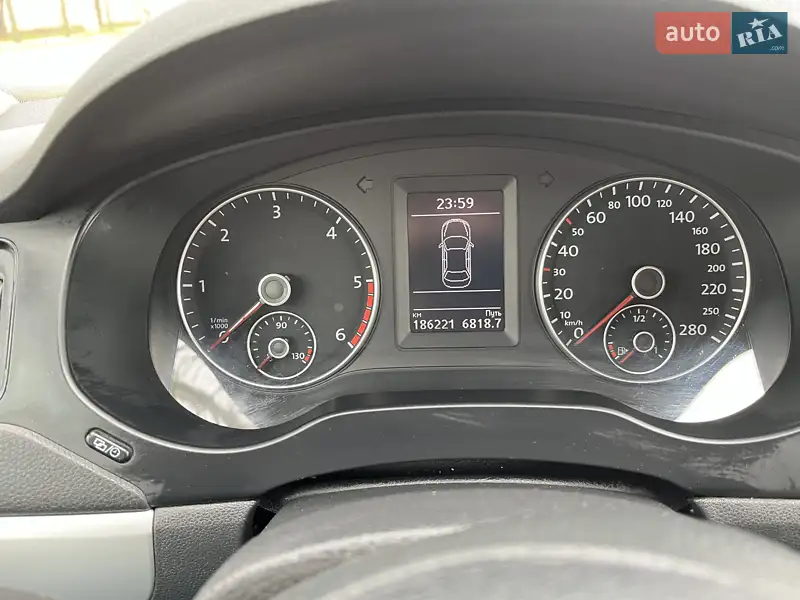Седан Volkswagen Jetta 2013 в 