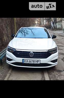 Седан Volkswagen Jetta 2019 в Києві