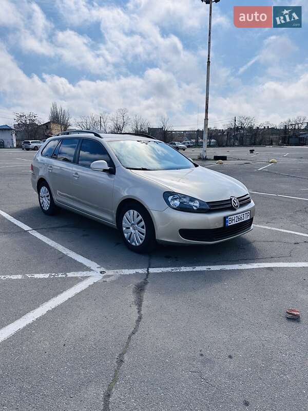 Універсал Volkswagen Jetta 2012 в Одесі