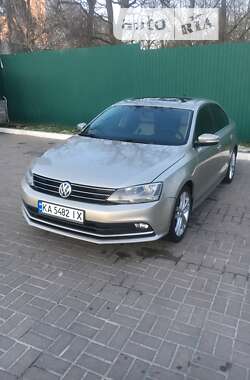 Седан Volkswagen Jetta 2015 в Києві