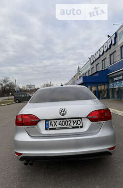 Седан Volkswagen Jetta 2011 в Харкові