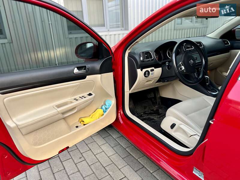 Універсал Volkswagen Jetta 2013 в Мукачевому