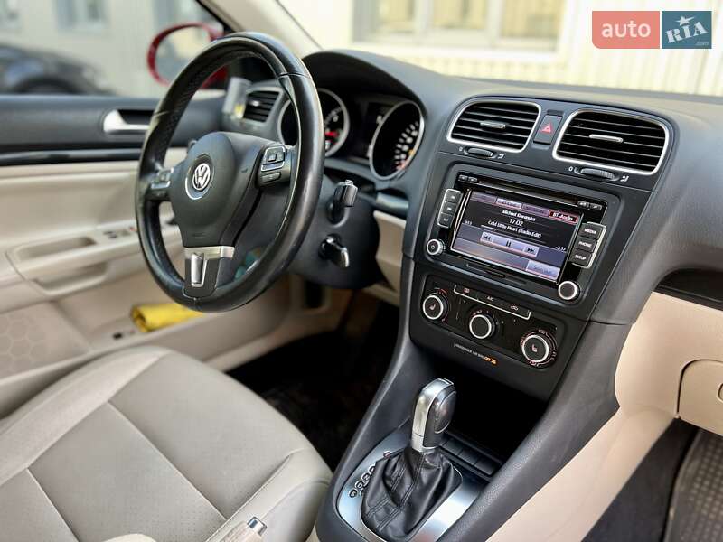 Універсал Volkswagen Jetta 2013 в Мукачевому