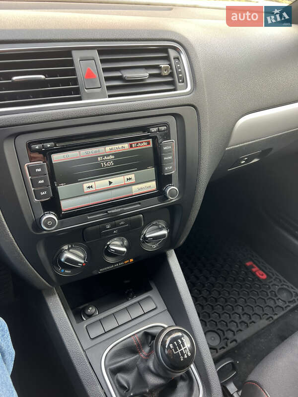 Седан Volkswagen Jetta 2012 в Харкові