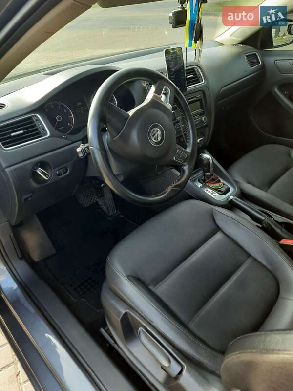 Седан Volkswagen Jetta 2012 в Новомосковске