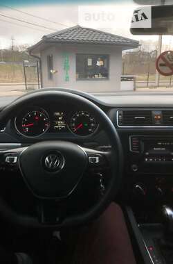 Седан Volkswagen Jetta 2016 в 