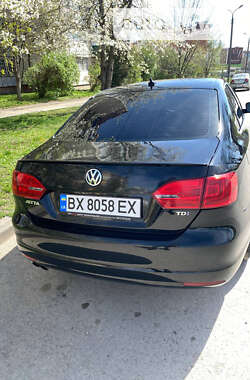 Седан Volkswagen Jetta 2013 в Кам'янець-Подільському