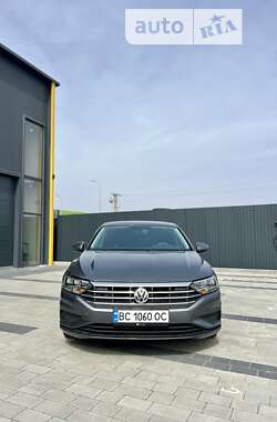 Седан Volkswagen Jetta 2019 в Львове