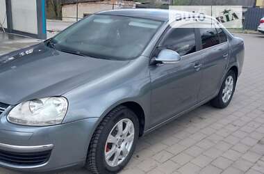 Седан Volkswagen Jetta 2006 в Івано-Франківську