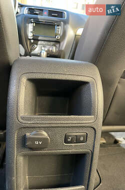 Седан Volkswagen Jetta 2012 в Ивано-Франковске