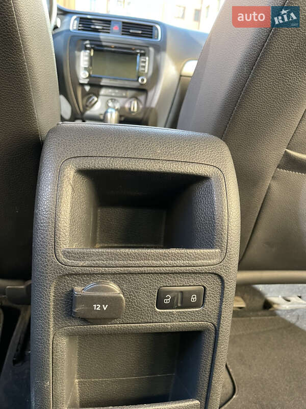 Седан Volkswagen Jetta 2012 в Ивано-Франковске