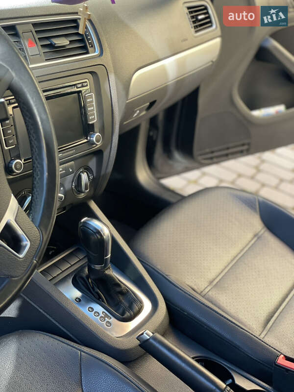 Седан Volkswagen Jetta 2012 в Ивано-Франковске