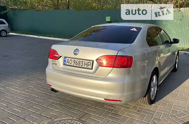 Седан Volkswagen Jetta 2013 в Киеве