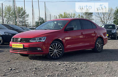 Седан Volkswagen Jetta 2016 в Ужгороді