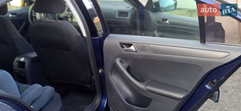 Седан Volkswagen Jetta 2013 в Богуславе