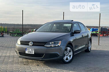 Седан Volkswagen Jetta 2013 в Тернополе