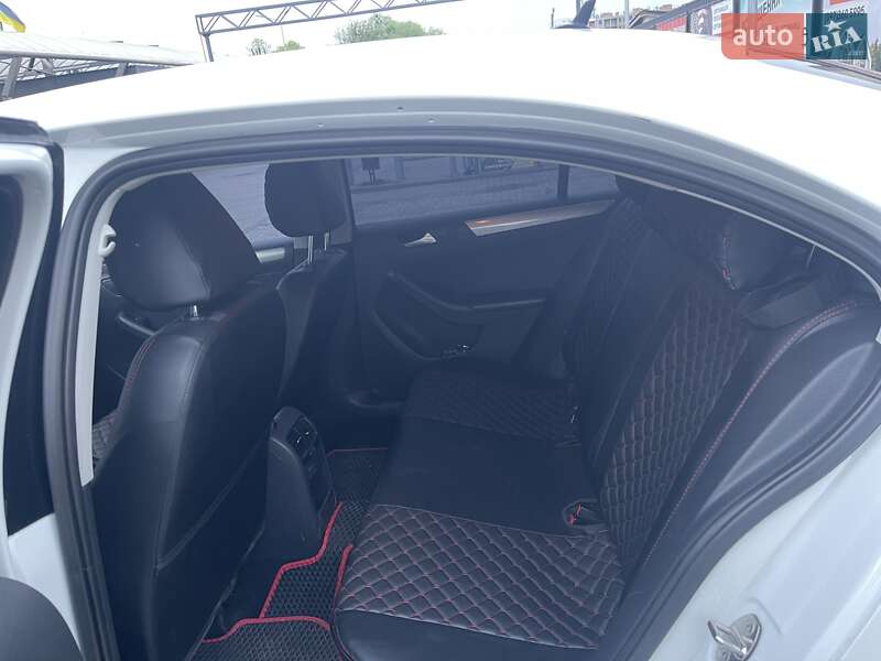 Седан Volkswagen Jetta 2016 в Виннице