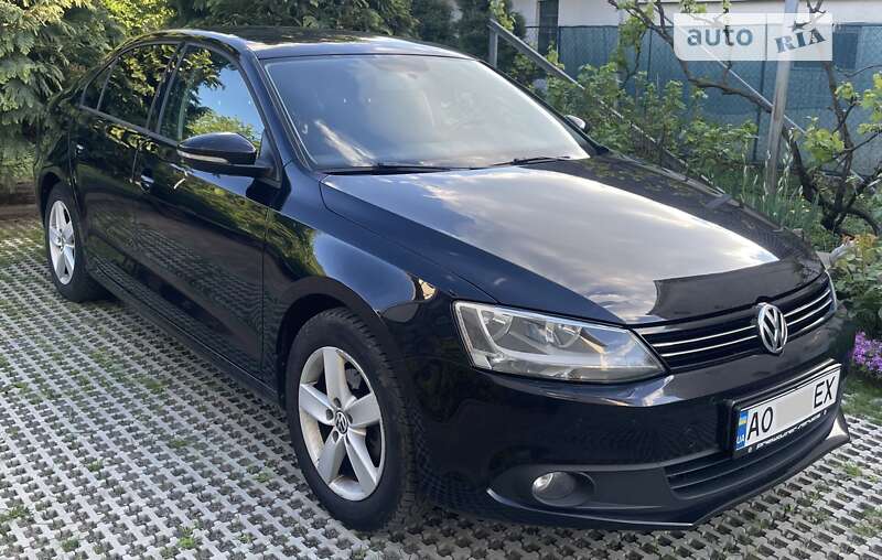 Седан Volkswagen Jetta 2013 в Мукачево