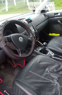 Седан Volkswagen Jetta 2006 в Шепетівці