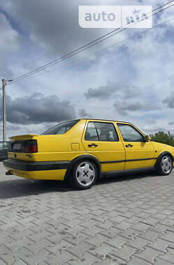 Седан Volkswagen Jetta 1988 в Львове