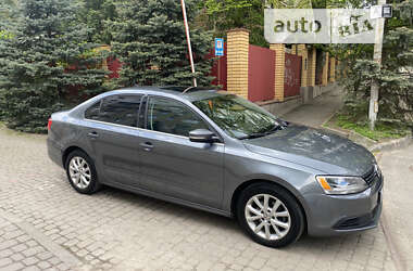 Седан Volkswagen Jetta 2013 в Львові