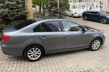 Седан Volkswagen Jetta 2013 в Львові