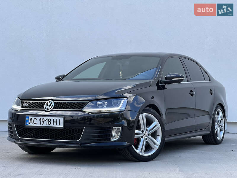 Седан Volkswagen Jetta 2015 в Луцке