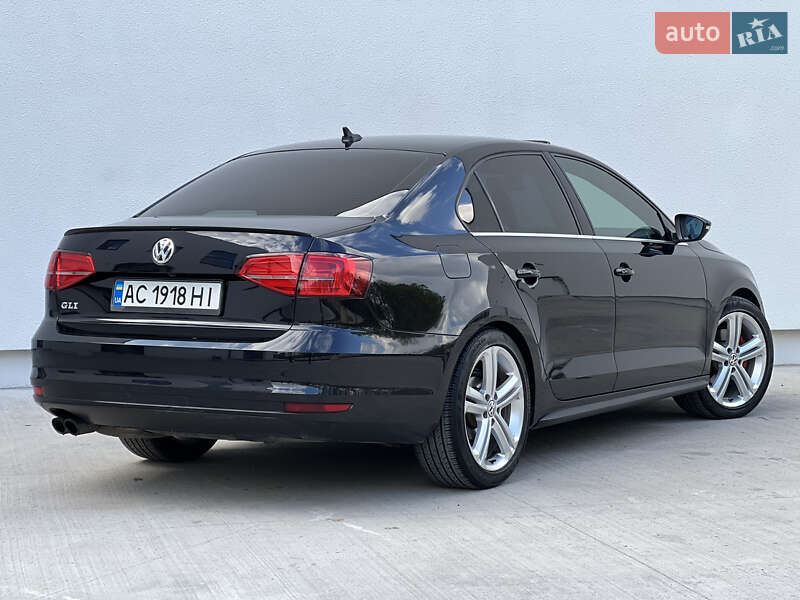 Седан Volkswagen Jetta 2015 в Луцке