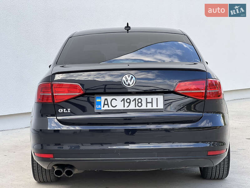 Седан Volkswagen Jetta 2015 в Луцке