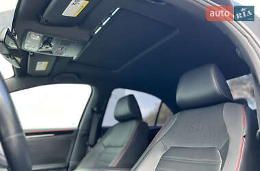 Седан Volkswagen Jetta 2015 в 