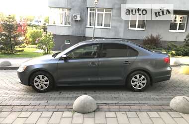 Седан Volkswagen Jetta 2013 в Львове