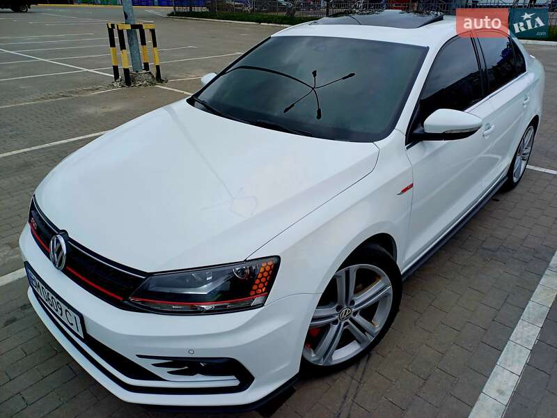 Седан Volkswagen Jetta 2016 в Тернополе