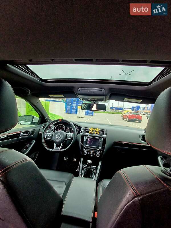 Седан Volkswagen Jetta 2016 в Тернополе