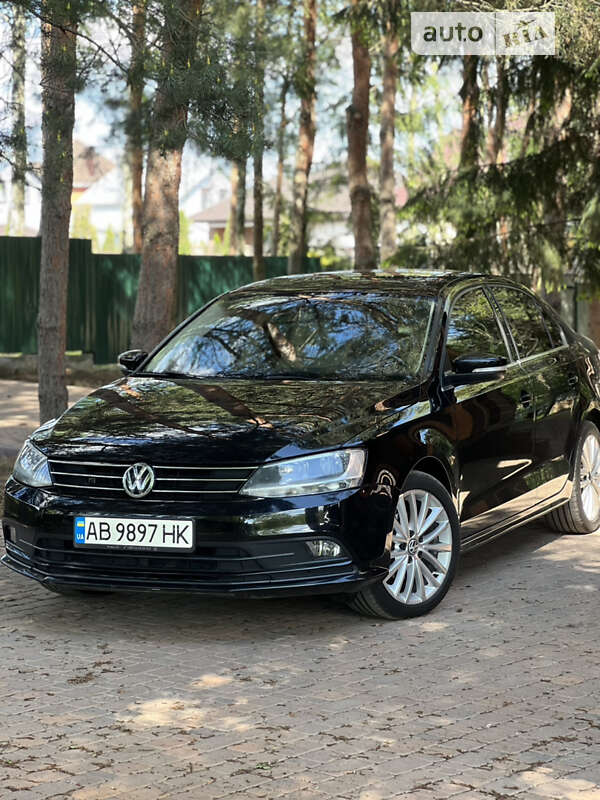 Седан Volkswagen Jetta 2016 в Виннице