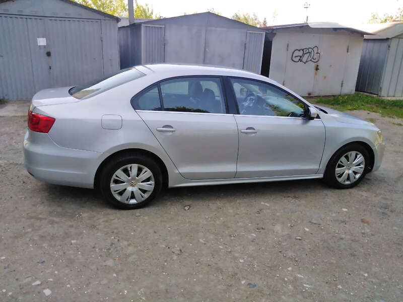 Седан Volkswagen Jetta 2012 в Харькове