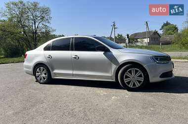 Седан Volkswagen Jetta 2013 в Недригайлове