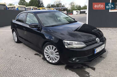 Седан Volkswagen Jetta 2011 в 