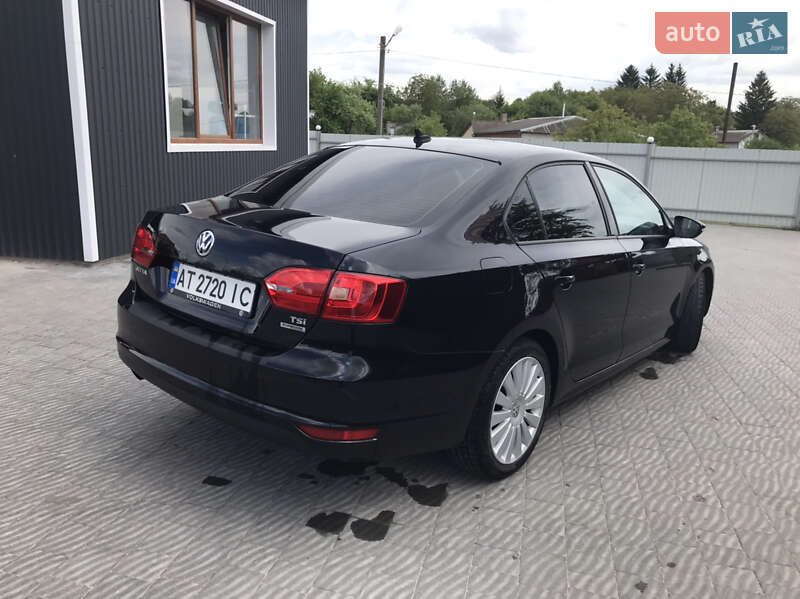 Седан Volkswagen Jetta 2011 в Рогатине