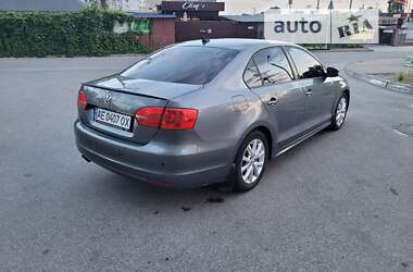 Седан Volkswagen Jetta 2011 в Днепре