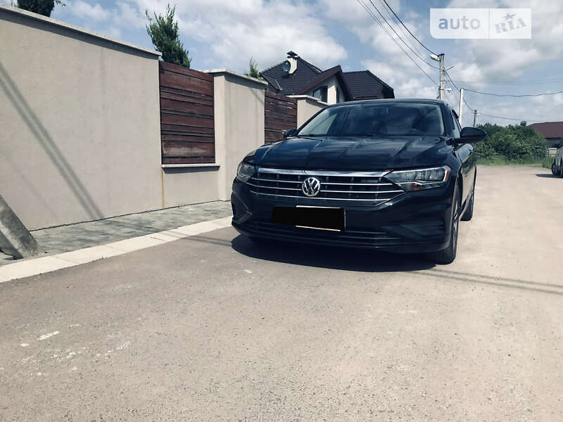 Седан Volkswagen Jetta 2018 в Ужгороде