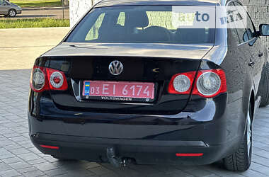 Седан Volkswagen Jetta 2010 в Луцке