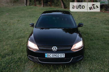 Седан Volkswagen Jetta 2014 в Львове