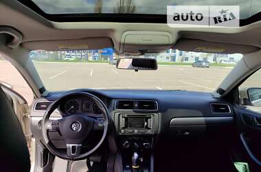 Седан Volkswagen Jetta 2014 в Житомире