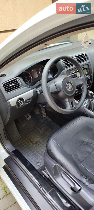 Седан Volkswagen Jetta 2014 в Умані фото 34 Седан Volkswagen Jetta 2014 в Умані