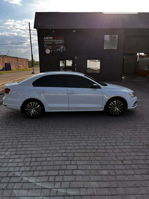 Седан Volkswagen Jetta 2015 в Першотравенську