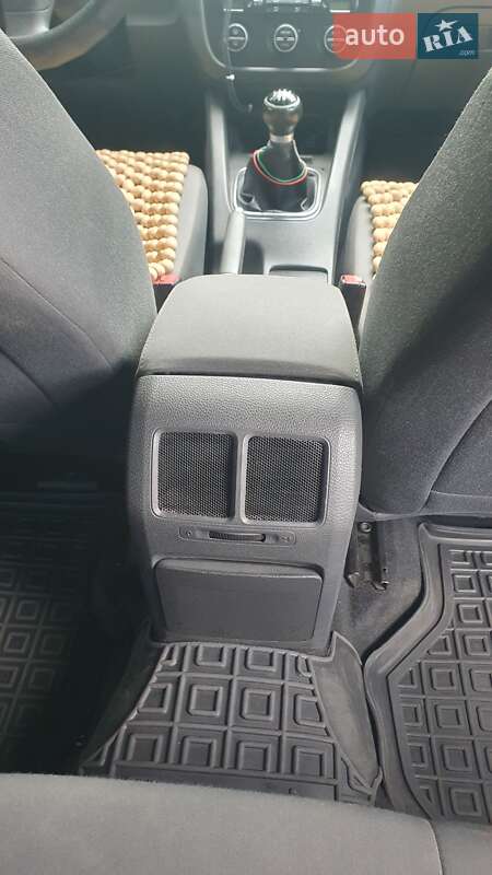 Седан Volkswagen Jetta 2006 в Житомирі