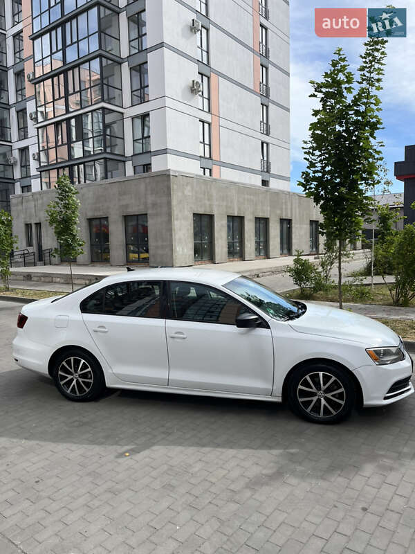 Седан Volkswagen Jetta 2015 в Луцке