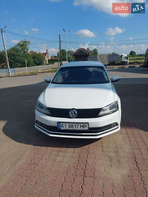 Седан Volkswagen Jetta 2016 в Мостиске