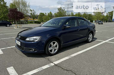 Седан Volkswagen Jetta 2011 в Киеве